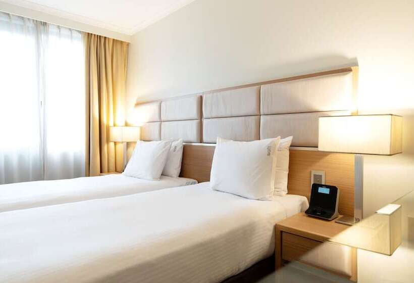 장애인을 위한 스탠다드 룸, Holiday Inn Parramatta, An Ihg