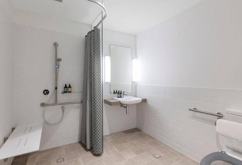 장애인을 위한 킹사이즈 침대 스탠다드 룸, Spicers Guesthouse