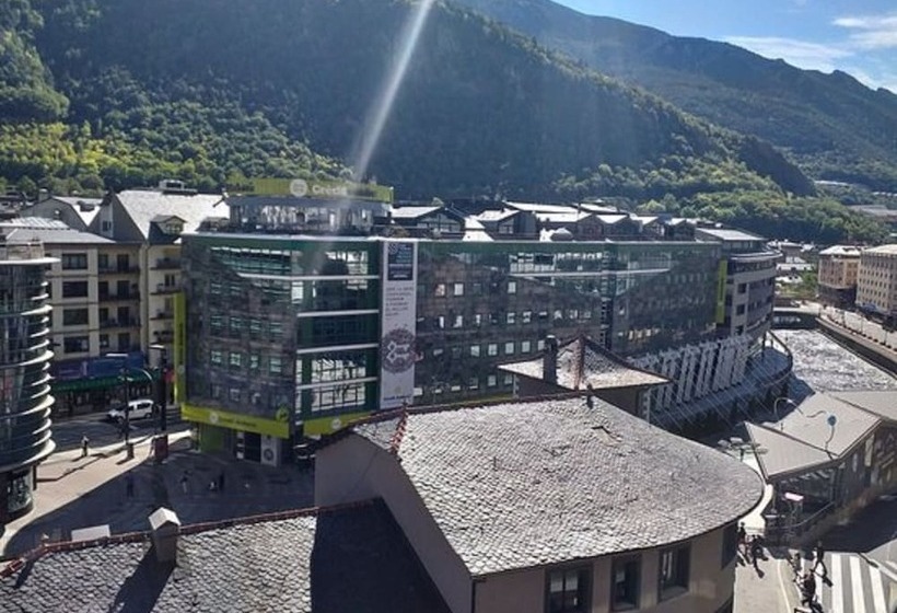 اتاق سوپریور با چشم‌انداز, NH Andorra La Vella