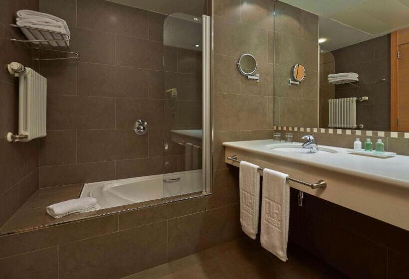 اتاق استاندارد سه نفره, NH Andorra La Vella