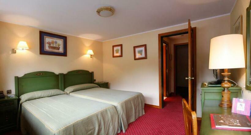 اتاق استاندارد سه نفره, Rutllan & Spa