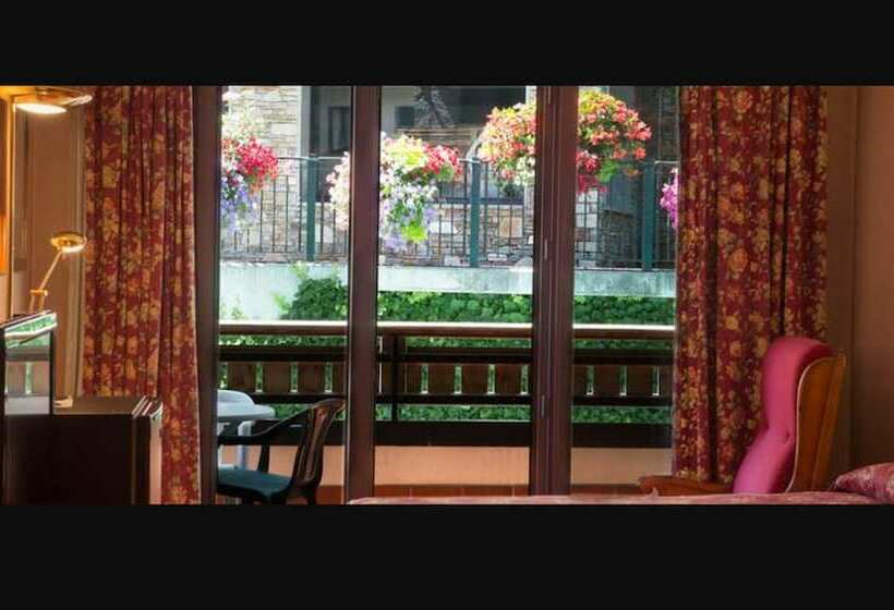 اتاق استاندارد سه نفره, Rutllan & Spa