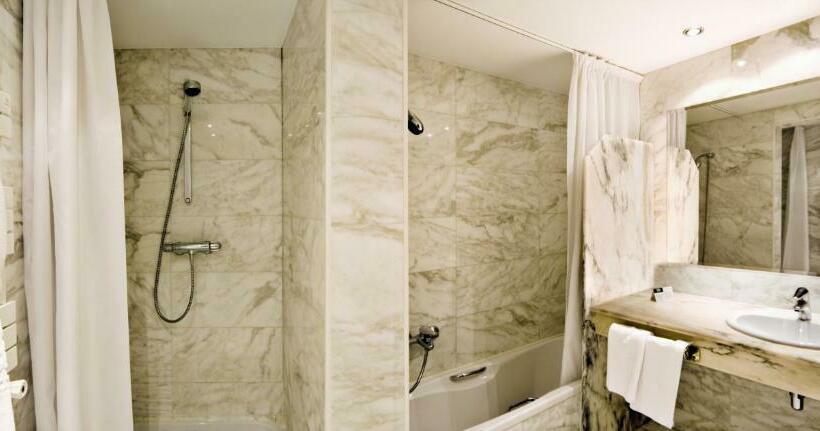 اتاق استاندارد یک نفره, Rutllan & Spa