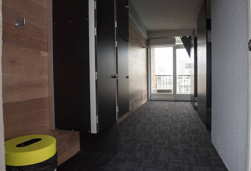 Кровать в Общей Комнате, Bunk Surfers Paradise International Backpacker Hostel