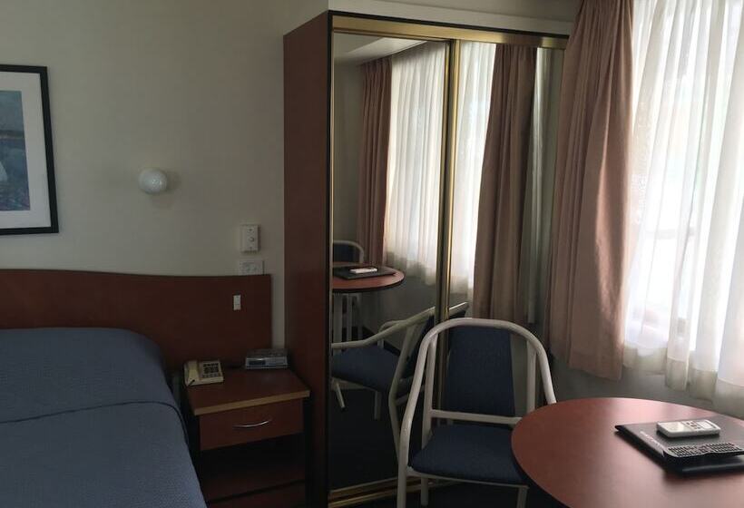 Номер Deluxe, Town And Country Motel