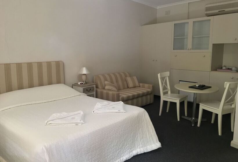 Номер Deluxe, Town And Country Motel