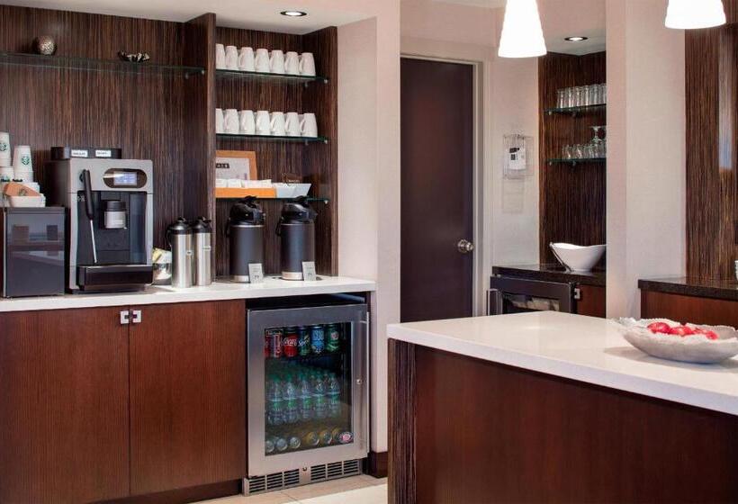Quarto Clube Cama King, Sheraton Cavalier Calgary