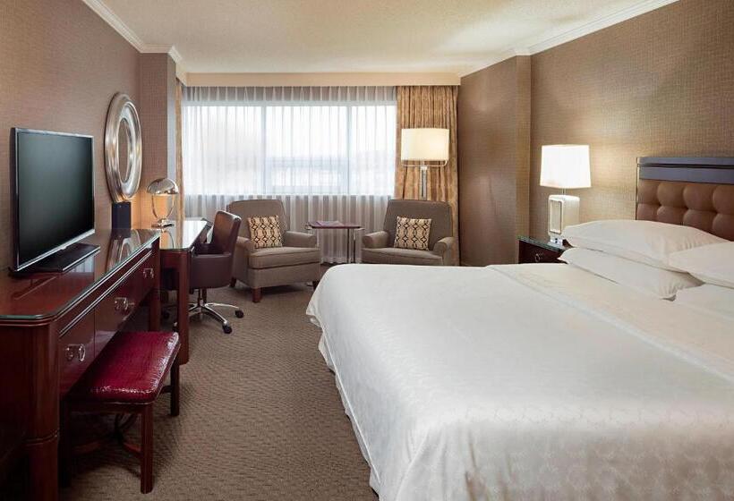 キングサイズベッドのクラブルーム, Sheraton Cavalier Calgary