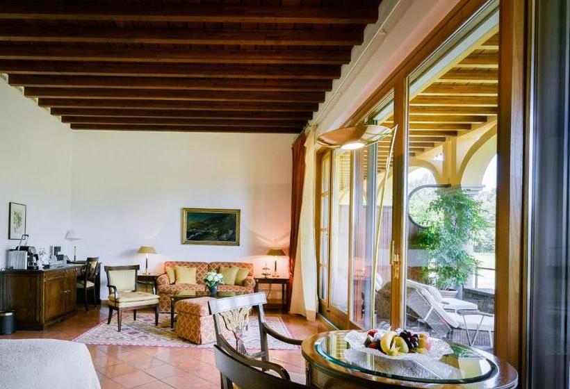 سوییت, Castello Del Sole Beach Resort&spa
