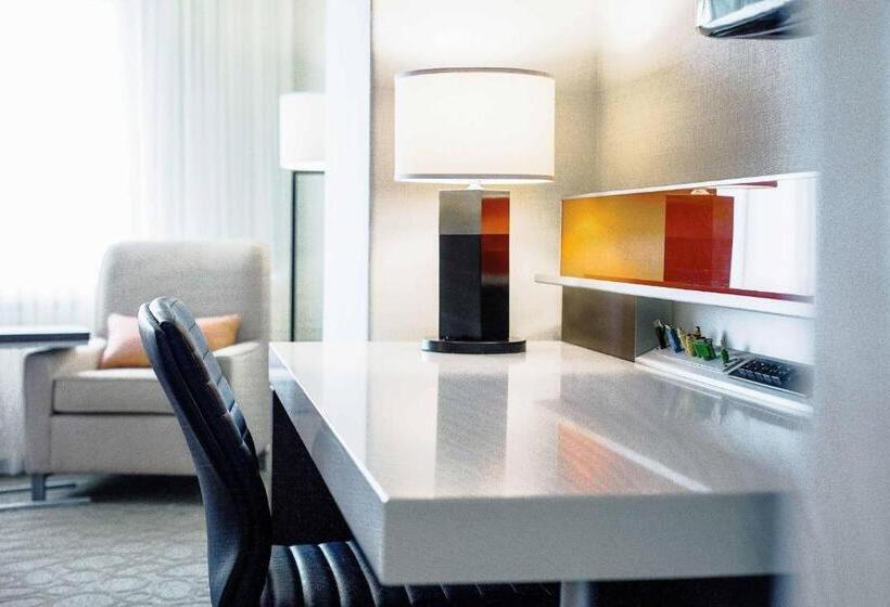 اتاق لوکس با تخت بزرگ, Delta Hotels By Marriott Quebec