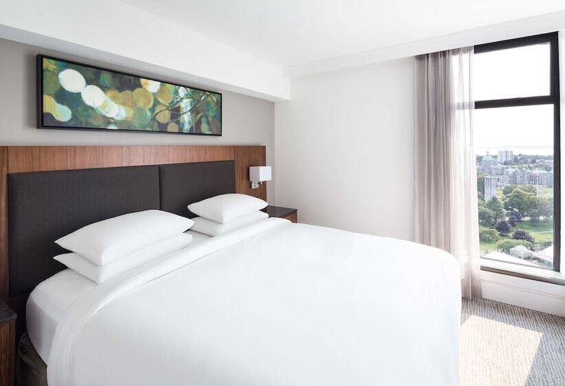 キングサイズベッドのスタンダードルーム, Doubletree By Hilton Hotel & Suites Victoria