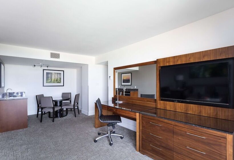 スイート（家族用）, Doubletree By Hilton Hotel & Suites Victoria