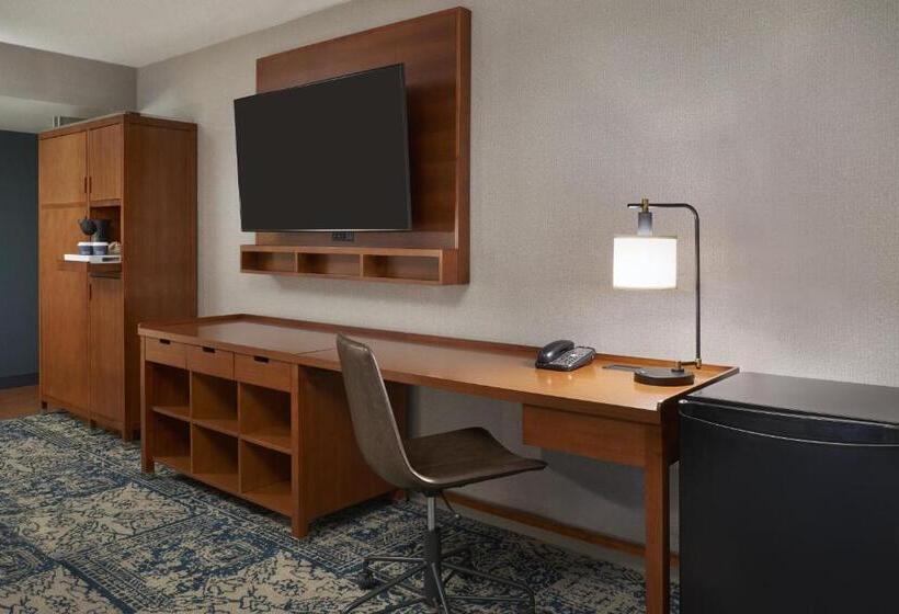 Номер Deluxe Кровать Кинг, Four Points By Sheraton Hotel & Conference Centre Gatineau Ottawa
