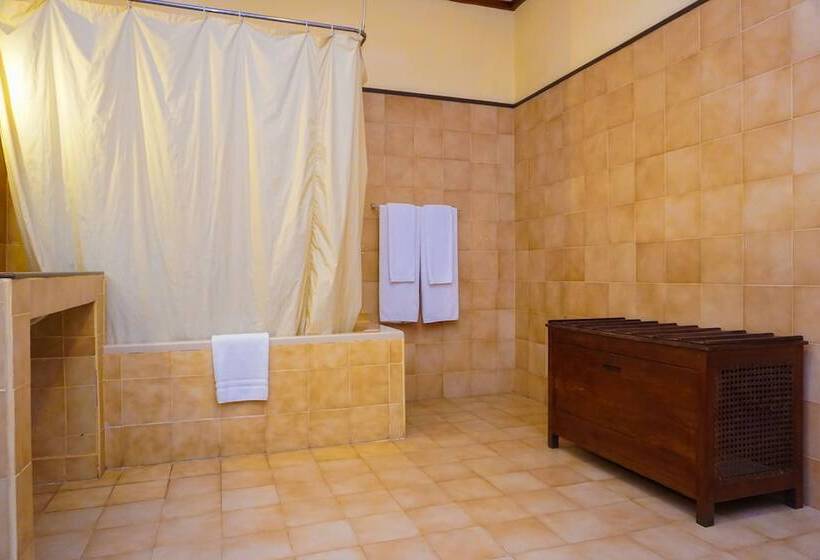 Номер Deluxe, Grand Oriental