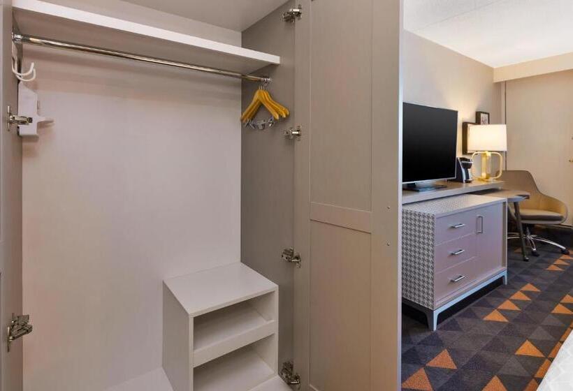 Quarto Premium, Holiday Inn St Johns, An Ihg