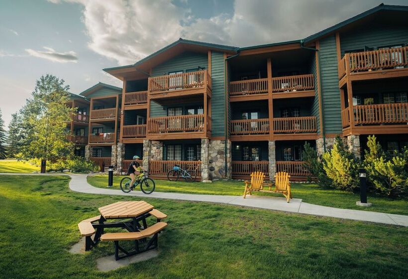 디럭스 스위트, Lake Louise Inn