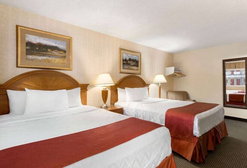 Номер Стандарт 2 Двуспальные Кровати, Travelodge By Wyndham North Battleford