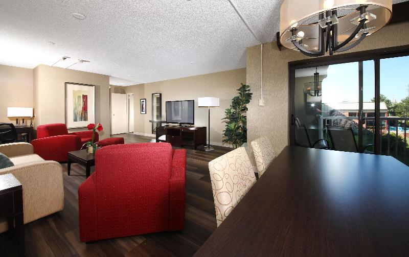 스위트 킹사이즈 침대, Holiday Inn Hotel Peterborough Waterfront, An Ihg