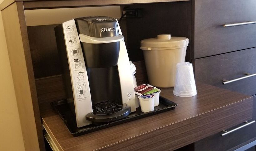 스탠다드 룸 더블 침대 2개, Holiday Inn Hotel Peterborough Waterfront, An Ihg