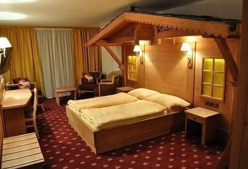 1 Sovrums Stuga, Central Residence