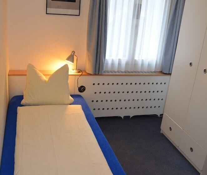 غرفة قياسية فردية حمام مشترك, Hirschen Backpacker Hotel & Pub