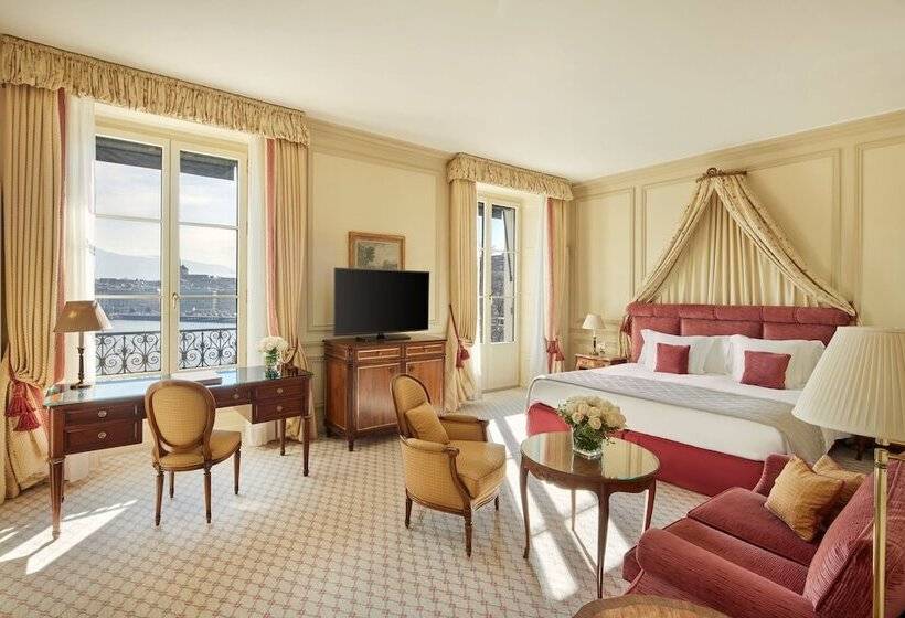 سوییت جونیور با چشم‌انداز دریاچه, Beau Rivage Genève