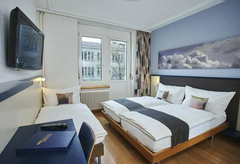 اتاق استاندارد سه نفره, Bristol Zurich