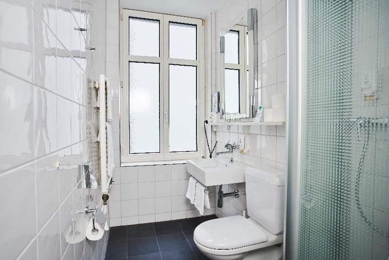 اتاق استاندارد با تخت بزرگ, Bristol Zurich