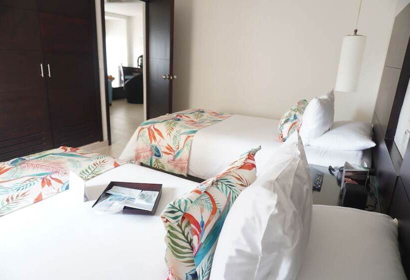 سوئیت خانواده 2 خوابه, Capilla Del Mar