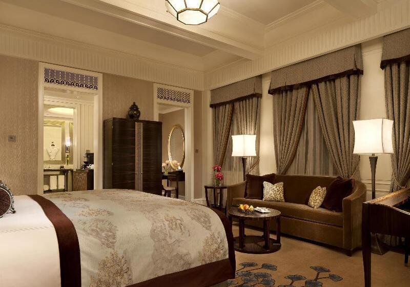 اتاق اجرایی با تخت بزرگ, Fairmont Peace Hotel On The Bund
