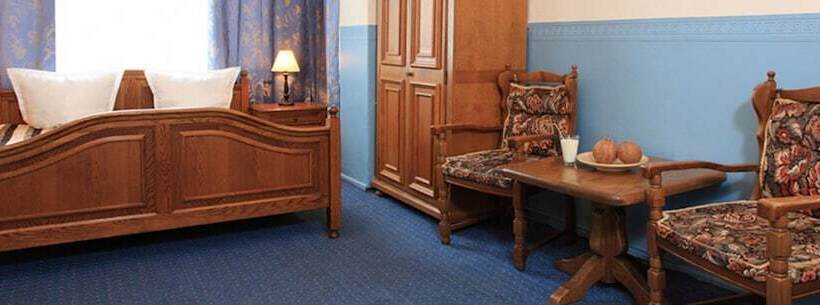 اتاق راحتی سه تخته, Pension Cortina