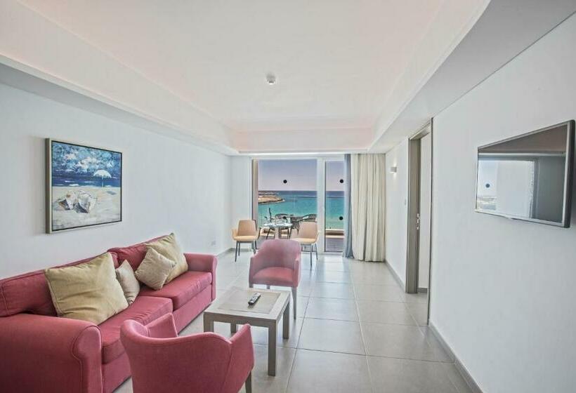 Люкс Deluxe Вид на Море, Vassos Nissi Plage Hotel & Spa