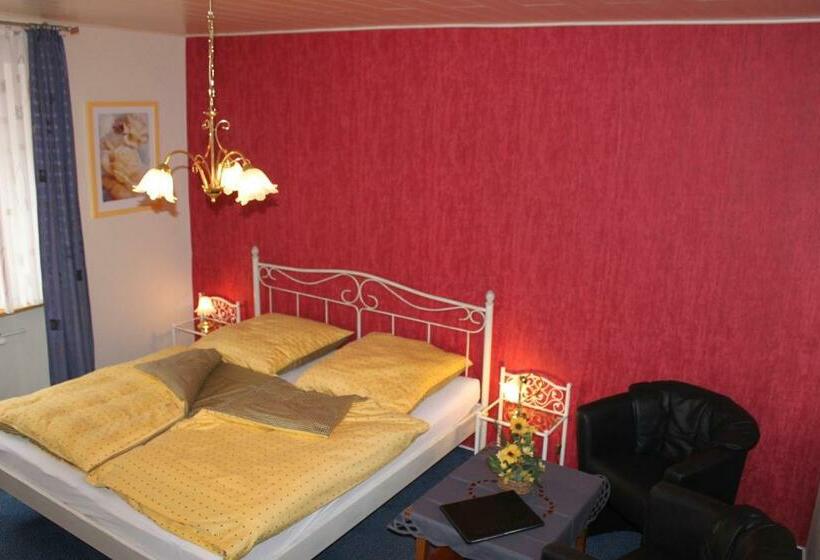 Номер Стандарт, Moselromantik Hotel Zum Löwen