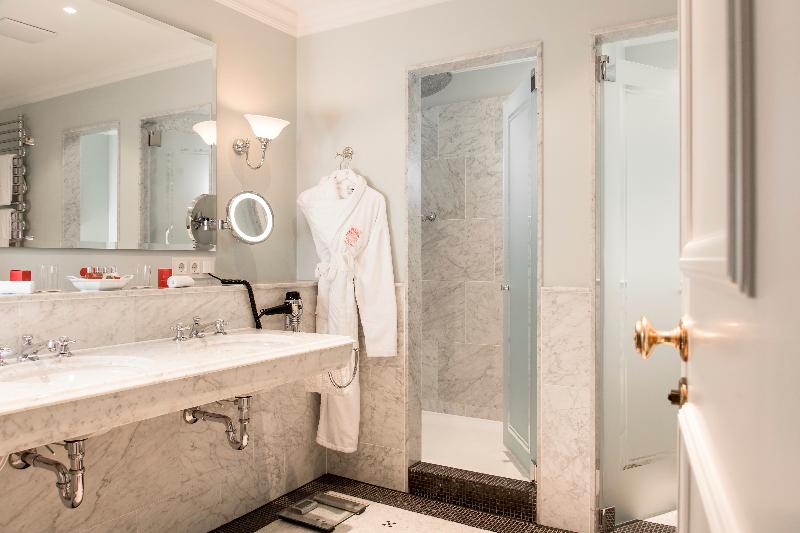 Номер Deluxe, Schlosshotel Kronberg   Hotel Frankfurt