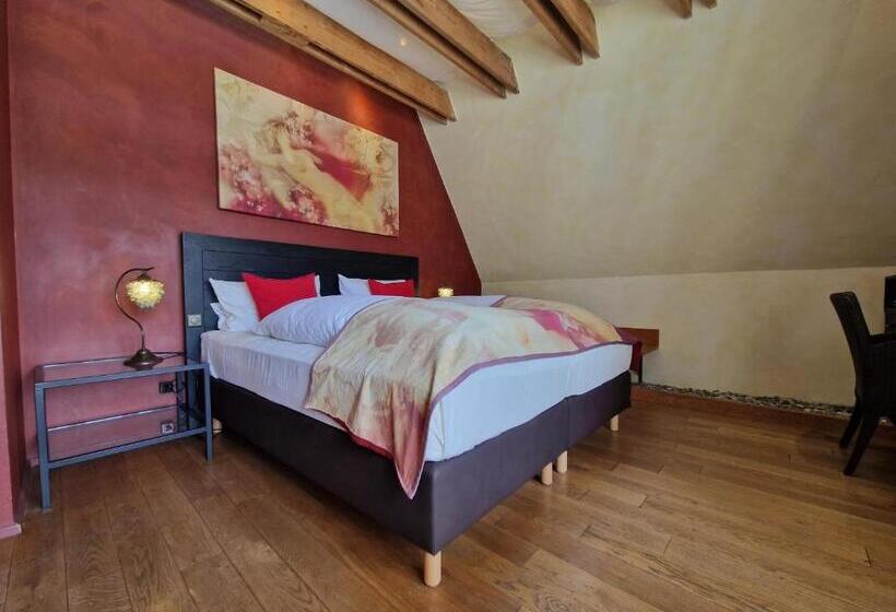 Полулюкс, Laurentius Boutique Hotel & Restaurant