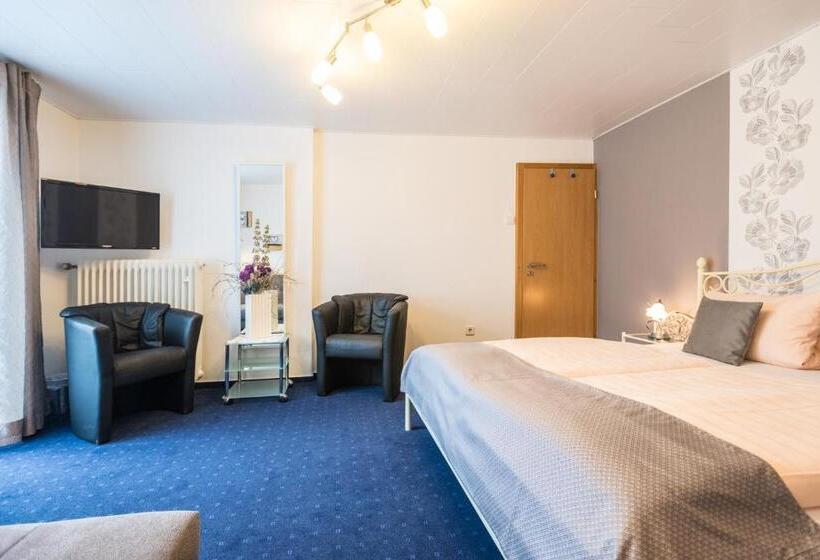 , Moselromantik Hotel Zum Löwen