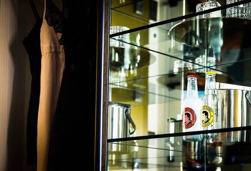 سوئیت راحتی, Jams Music Hotel Munich
