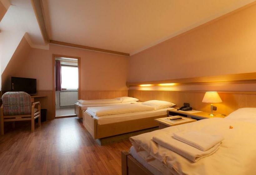 Quarto Triplo Estandar, Rothenburger Hof