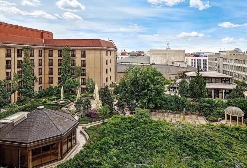 اتاق سوپریور با چشم‌انداز باغ, The Westin Grand Berlin