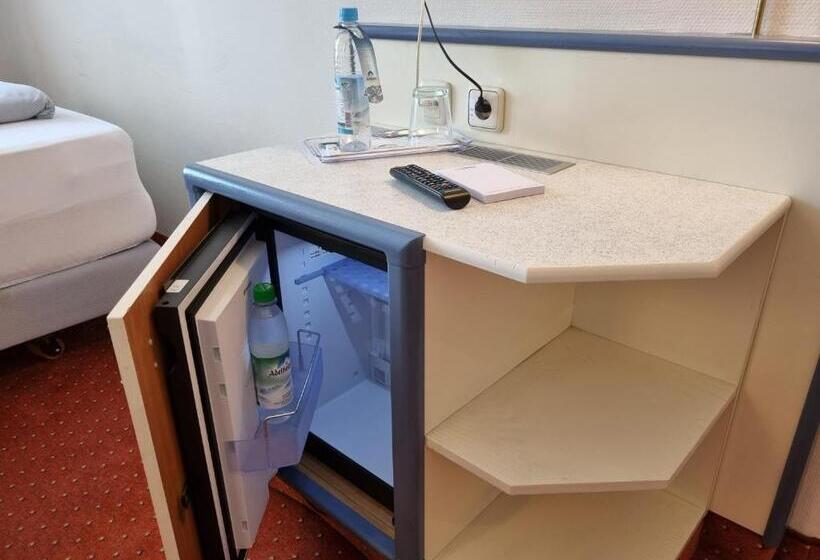 اتاق استاندارد یک نفره, Myminga13   Hotel & Serviced Apartments