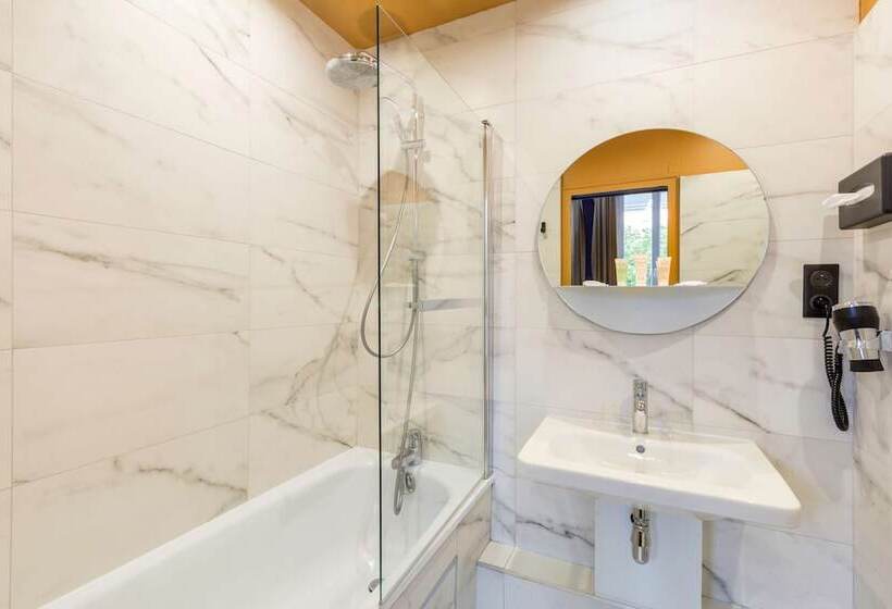 חדר משפחתי, Best Western Hotel Centre Reims