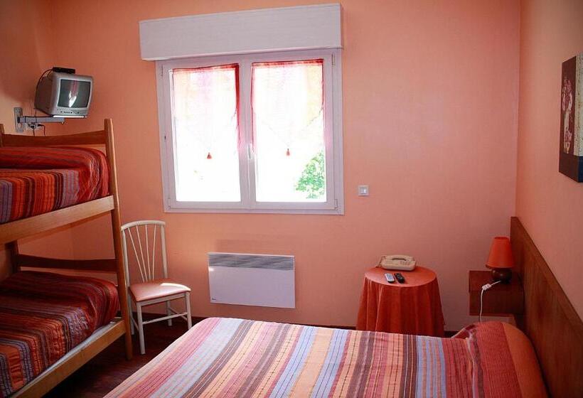 Четырехместный Номер Стандарт, Hôtel   Pub Le Petit Bosquet
