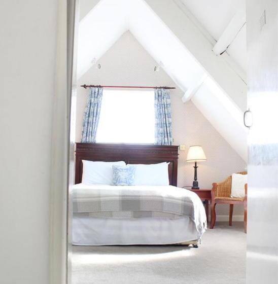 Номер Стандарт, Innishannon House