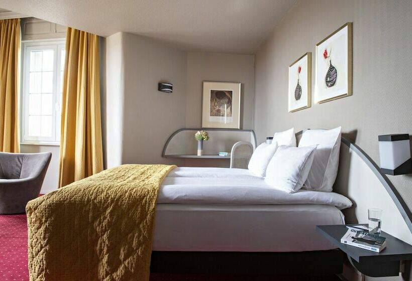 Полулюкс, Grand Hôtel Bristol