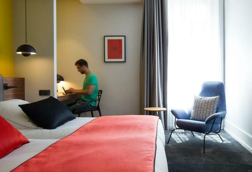 Номер Престиж, Hostellerie Du Chapeau Rouge