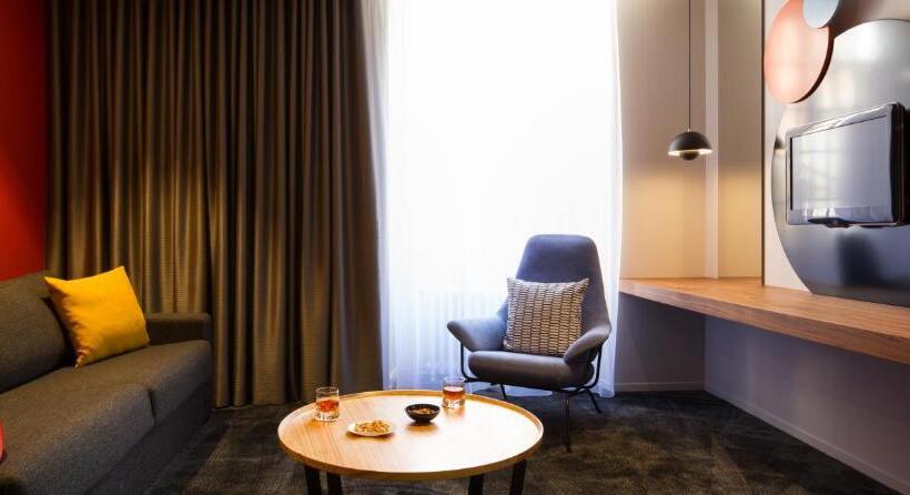 Полулюкс, Hostellerie Du Chapeau Rouge
