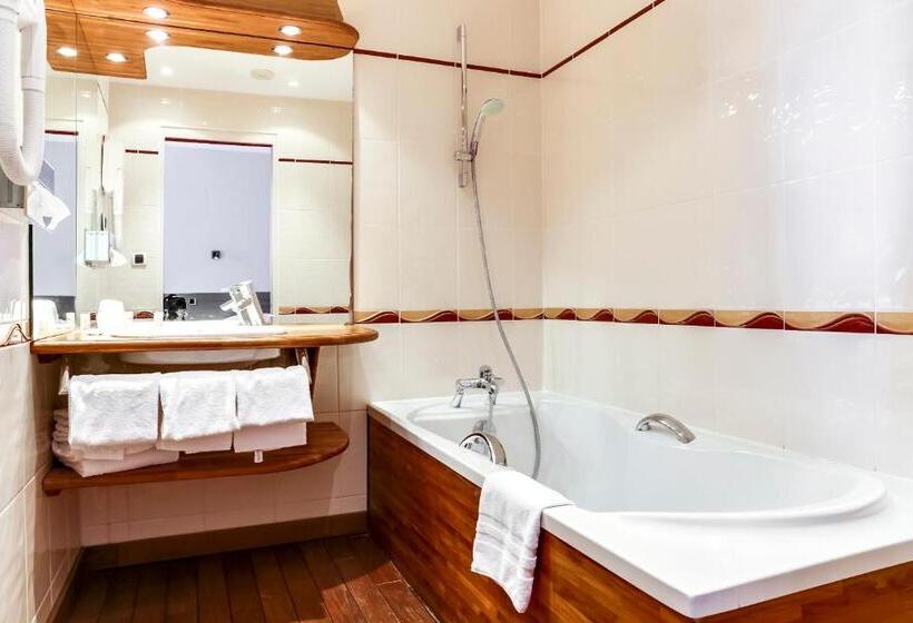 اتاق استاندارد سه نفره, Kyriad Saint Malo Centre Plage