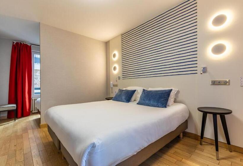 Standard Triple Room with Terrace, Kyriad Saint Malo Centre Plage