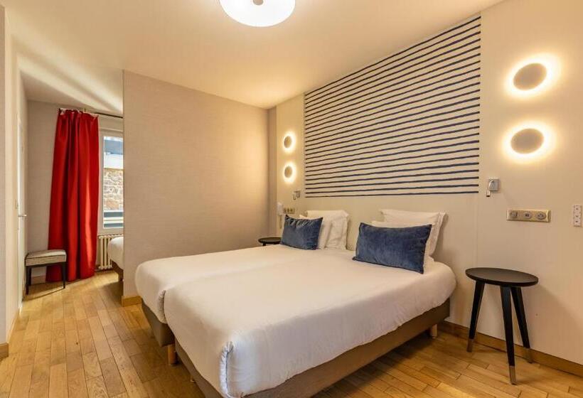 Standard Triple Room with Terrace, Kyriad Saint Malo Centre Plage