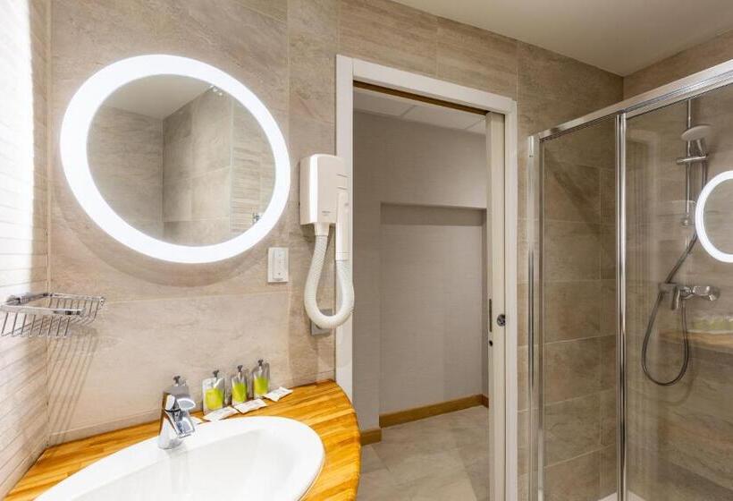 اتاق استاندارد چهار تخته, Kyriad Saint Malo Centre Plage
